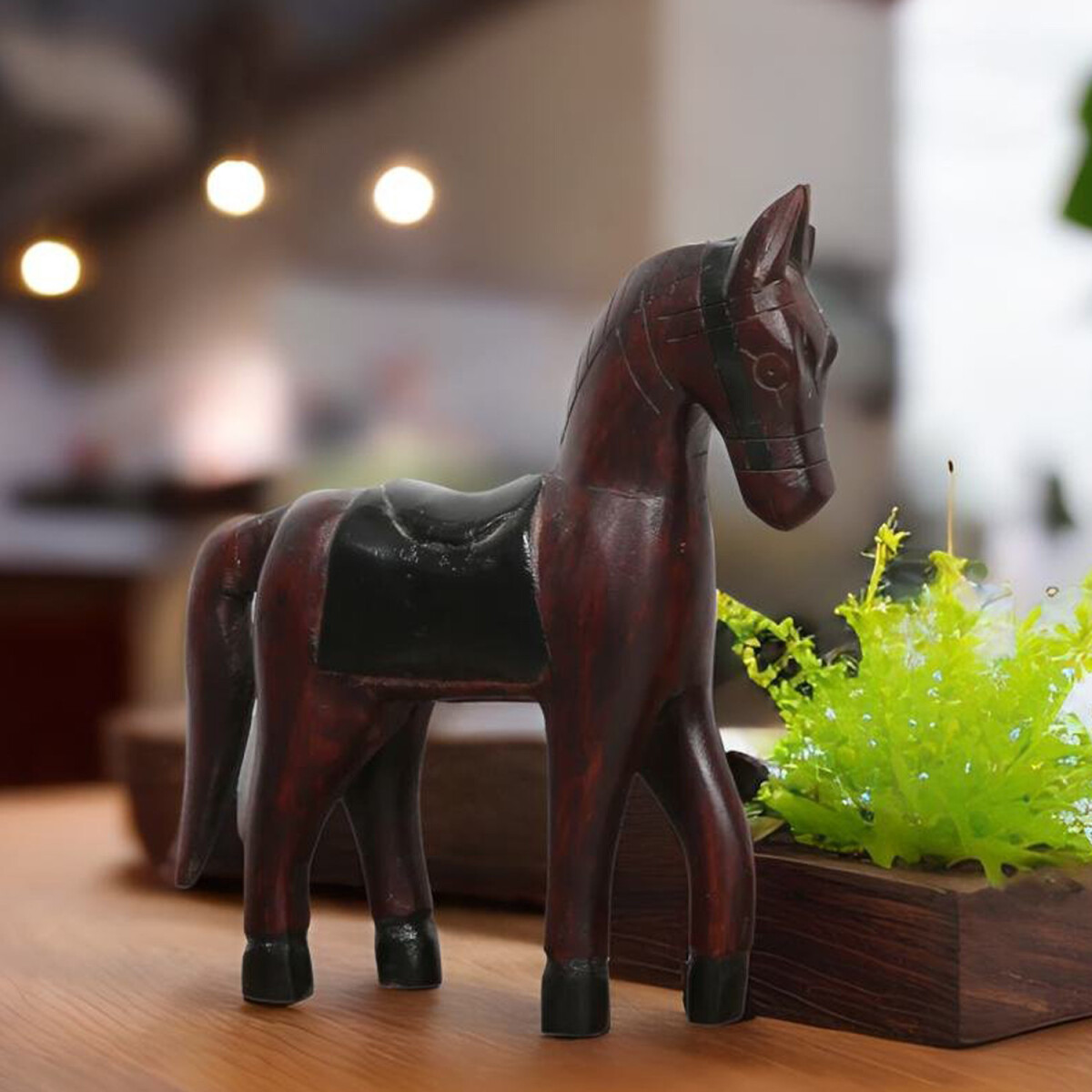 Houten decoratiefiguurtje in de vorm van box